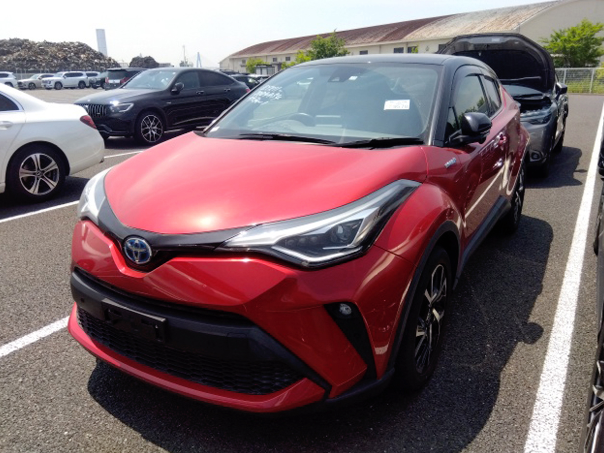 Car Planet 📌 Model: 2019 📌 Grade: 4.5 ⭐ 📌 Mileage: 24,380 KM 📌 Color: Red Wine / Black 🍷🖤 📌 Hybrid Efficiency: Experience the perfect blend of power and eco-friendliness ⚡ 📌 New Shape: Modern design with a sleek finish 🛣️ Ready to turn heads on every drive? This Toyota C-HR is waiting for you!